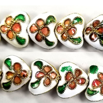 ENAMEL HEART 11X13MM WHITE